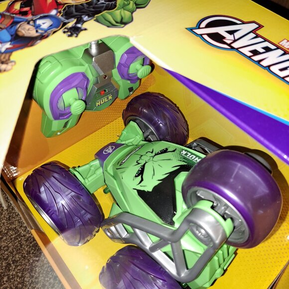 New With Tags Jada Marvel Hulk Stunt RC Car with 5-Wheel Drift and Turbo USB - Picture 6 of 8